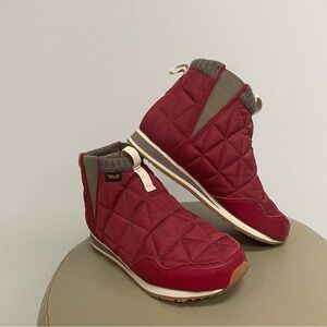 TEVA ReEMBER WOMENS MID BOOTIES MAROON & GRAY SZ 6